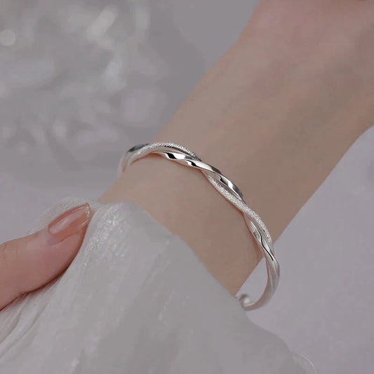 Koadclo | Elegant Woven Silver Bracelet