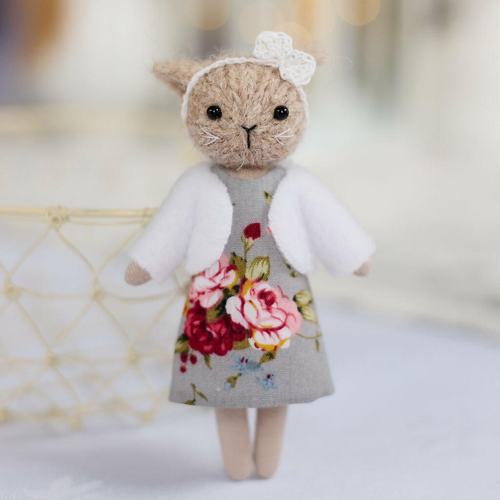 Emian | Miniature Cat Doll in Grey