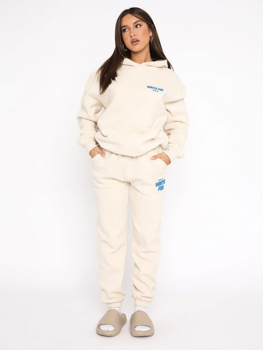 WhiteFox Set – Women’s Two-Piece Hoodie & Pants Tracksuit