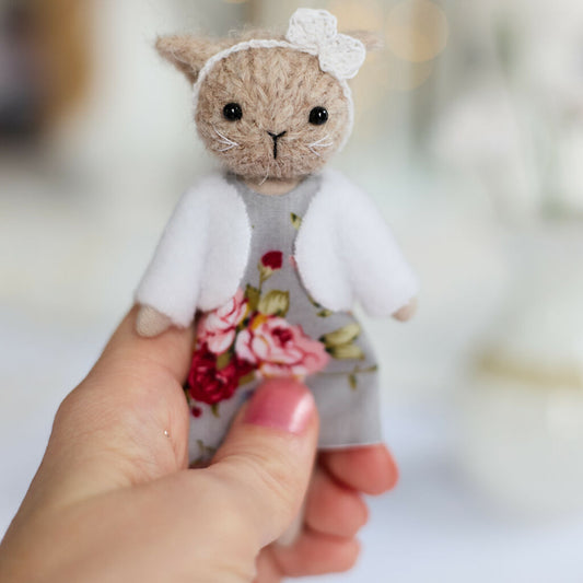 Emian | Miniature Cat Doll in Grey