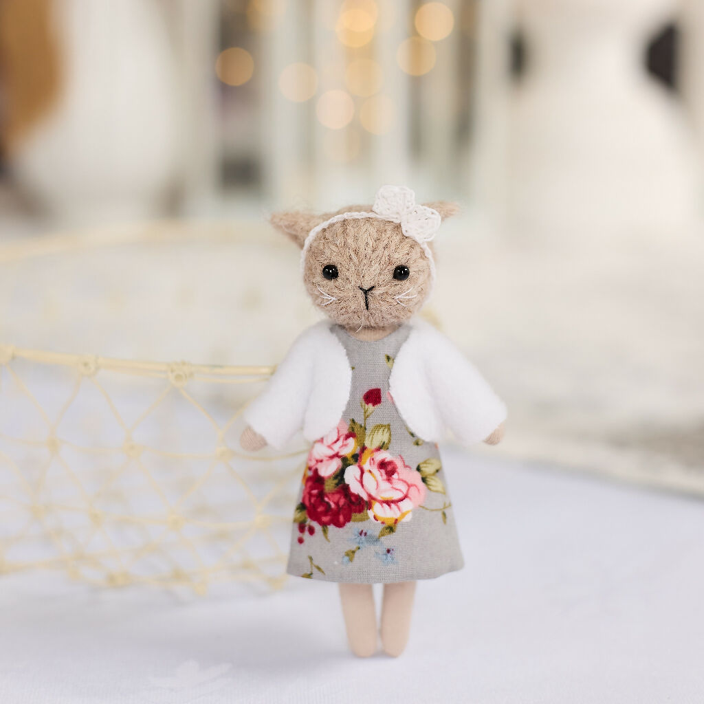 Emian | Miniature Cat Doll in Grey